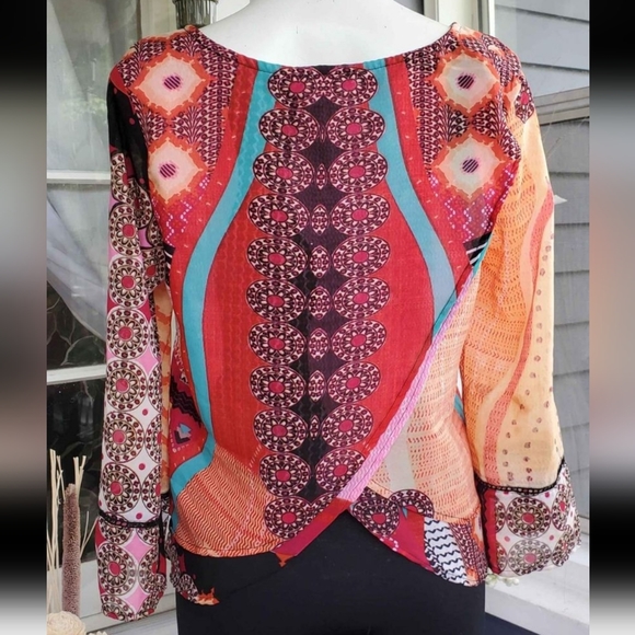 Patrons Of Peace Split Back Longsleeved Geometric Pattern Multicolored Boho Top - Picture 7 of 8